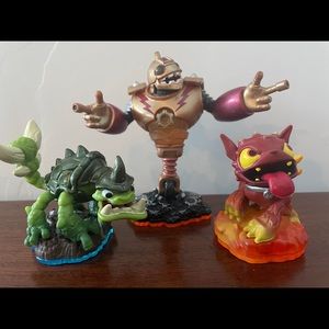 Skylanders: Bouncer, Slabber tooth, & hot dog